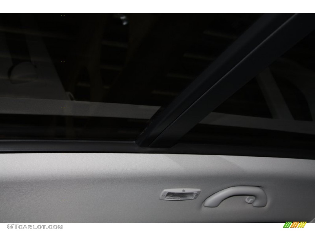 2012 Tiguan SE - Deep Black Metallic / Black photo #14