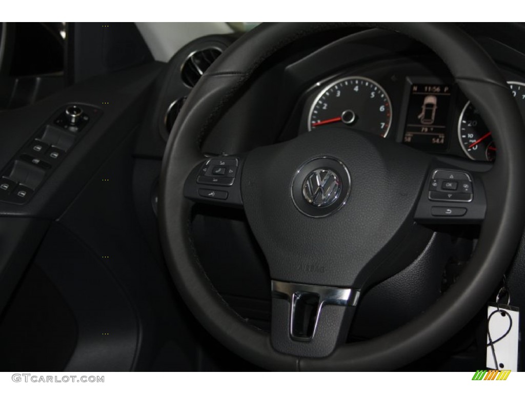 2012 Tiguan SE - Deep Black Metallic / Black photo #21