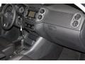 Deep Black Metallic - Tiguan SE Photo No. 23