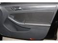 Black - Jetta SE Sedan Photo No. 23