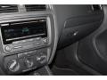 Black - Jetta SE Sedan Photo No. 11