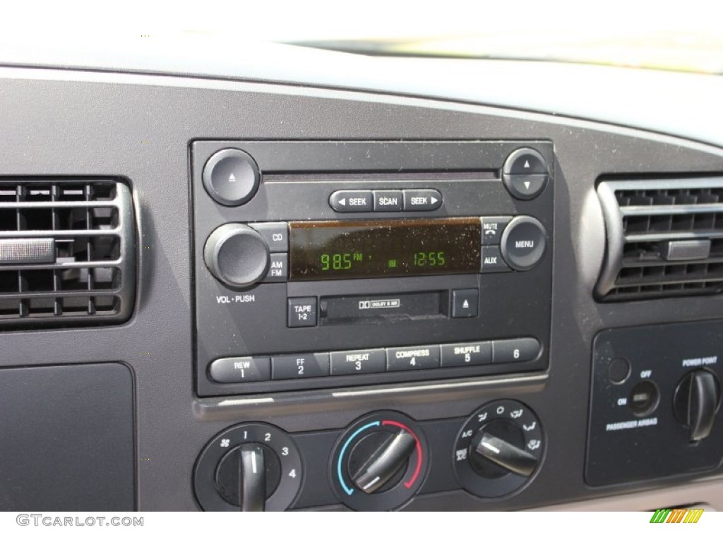 2006 Ford F350 Super Duty XLT SuperCab Dually Audio System Photos