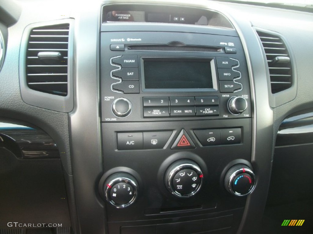 2012 Kia Sorento LX AWD Controls Photo #63691068