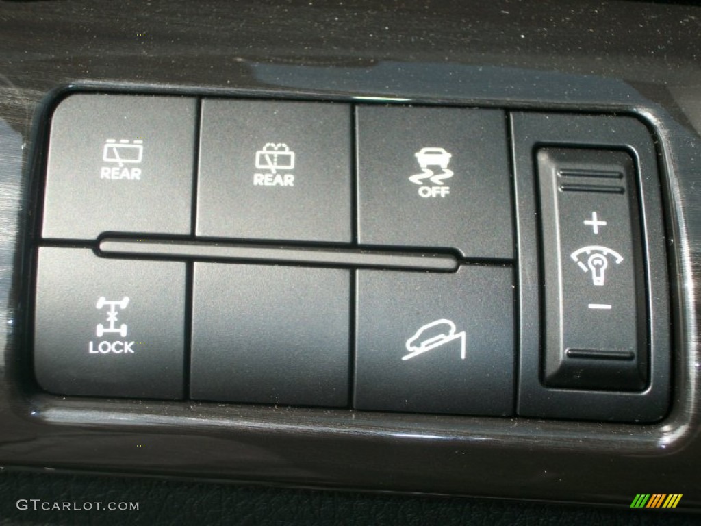 2012 Kia Sorento LX AWD Controls Photo #63691110