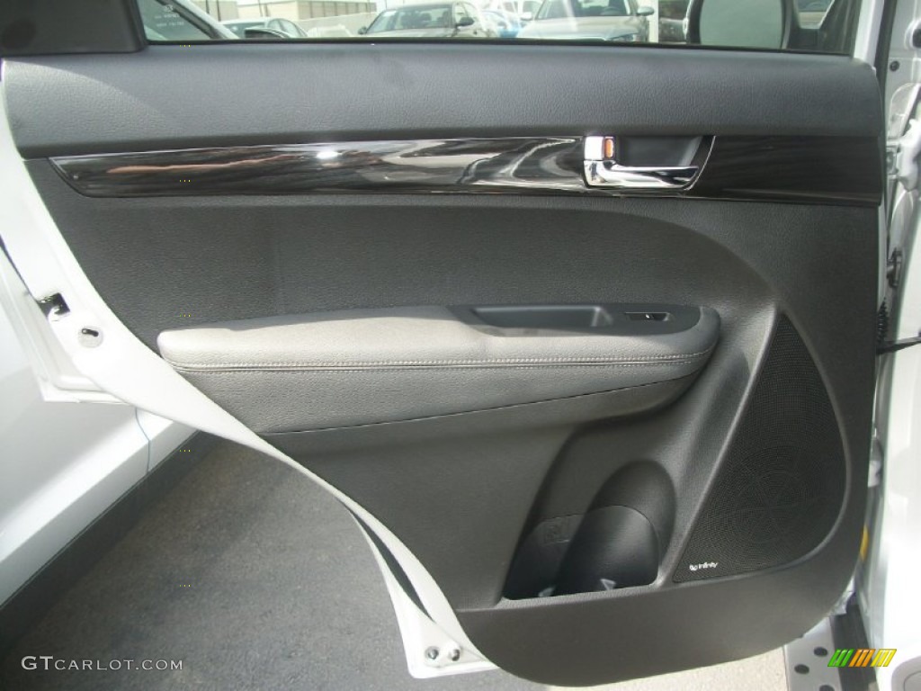 2012 Sorento EX V6 AWD - Bright Silver / Black photo #31