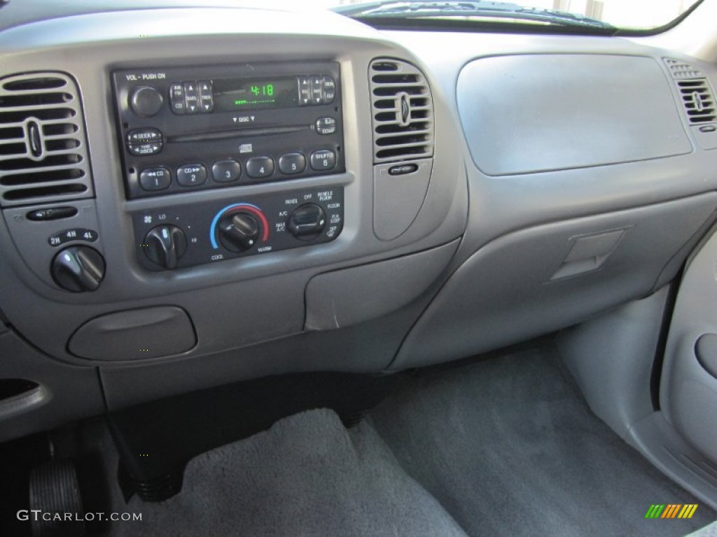 2003 F150 XLT SuperCrew 4x4 - Silver Metallic / Medium Graphite Grey photo #18