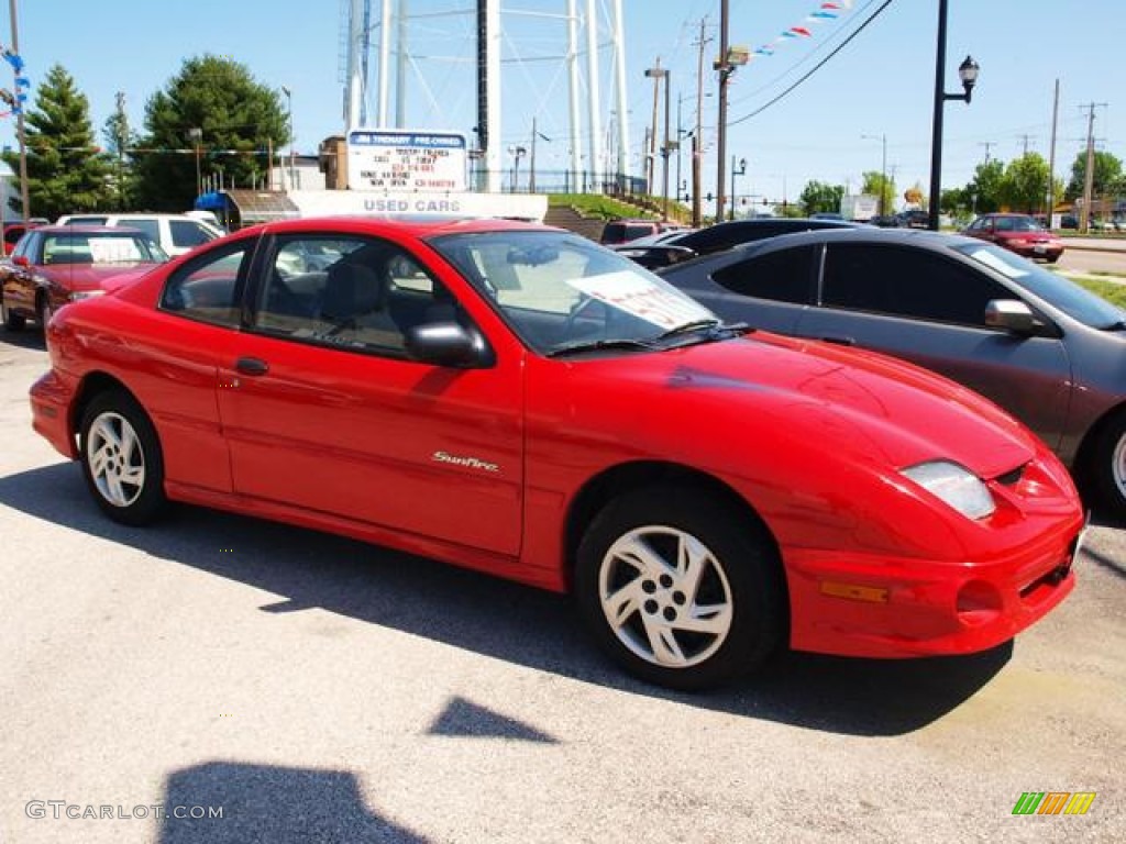 2002 Sunfire SE Coupe - Bright Red / Graphite photo #1
