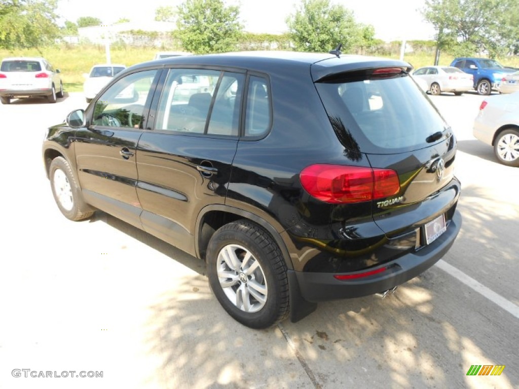 2012 Tiguan S - Deep Black Metallic / Black photo #5
