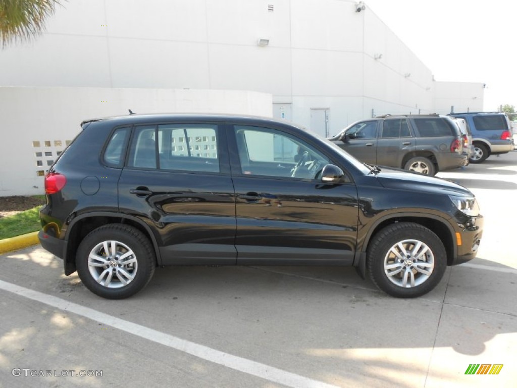 2012 Tiguan S - Deep Black Metallic / Black photo #8