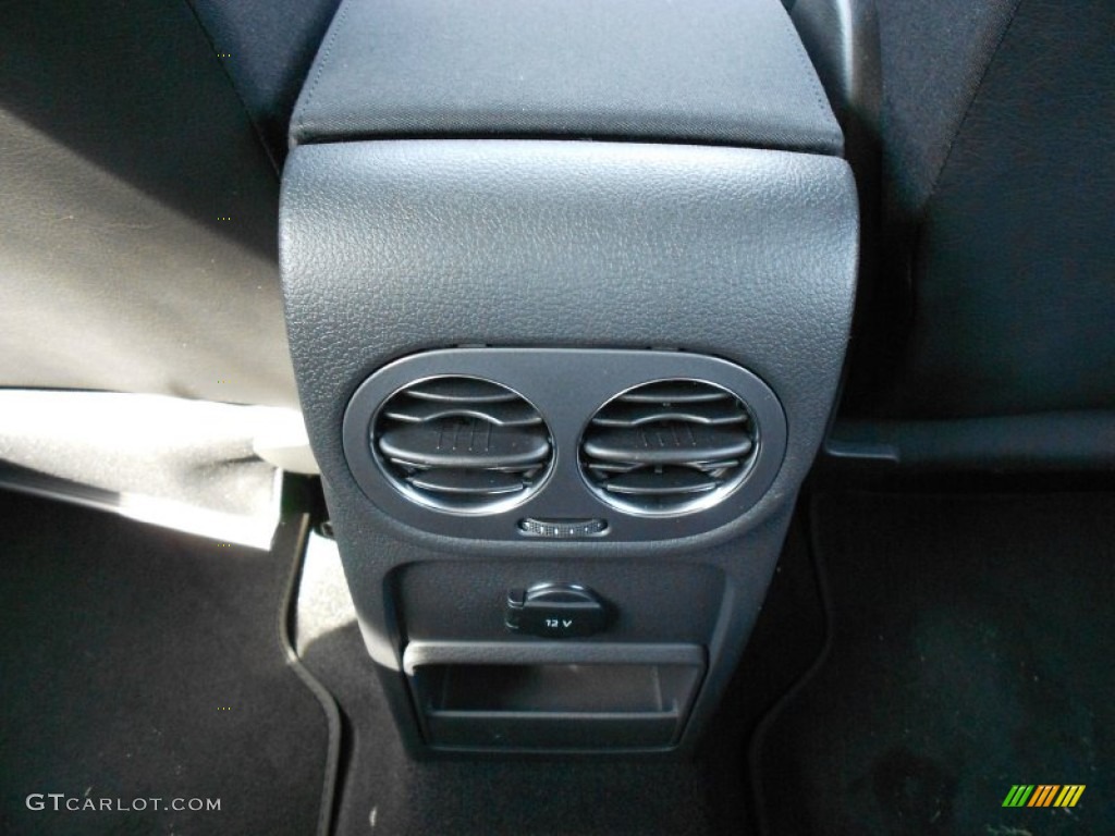 2012 Tiguan S - Deep Black Metallic / Black photo #20