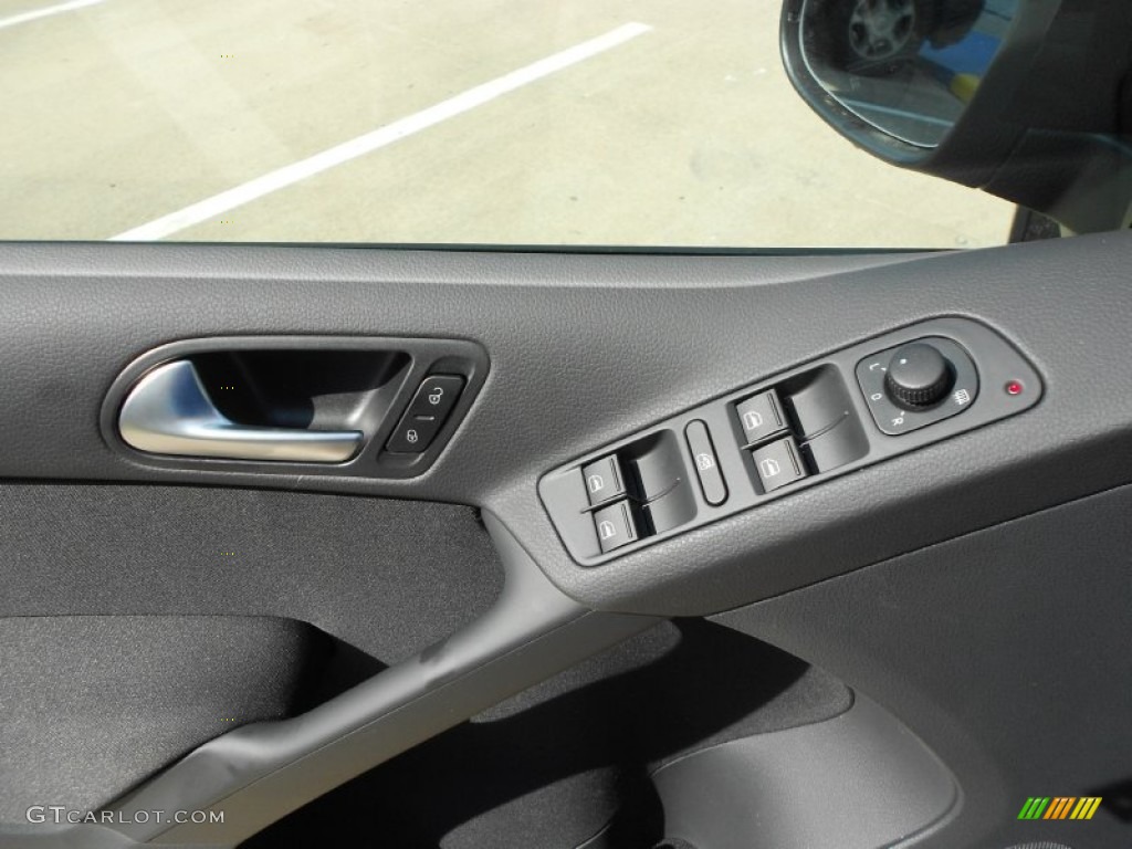 2012 Tiguan S - Deep Black Metallic / Black photo #21
