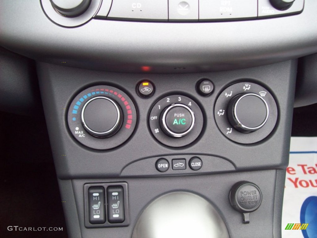 2012 Mitsubishi Eclipse Spyder SE Controls Photo #63696435