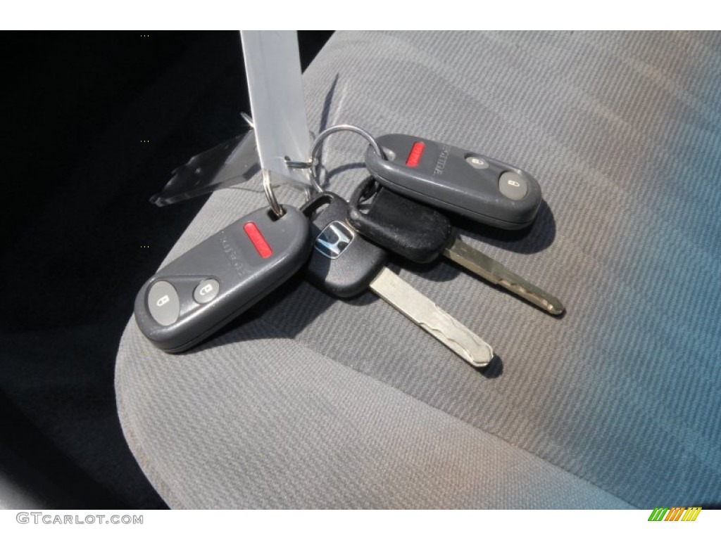 2005 Honda Civic EX Sedan Keys Photos