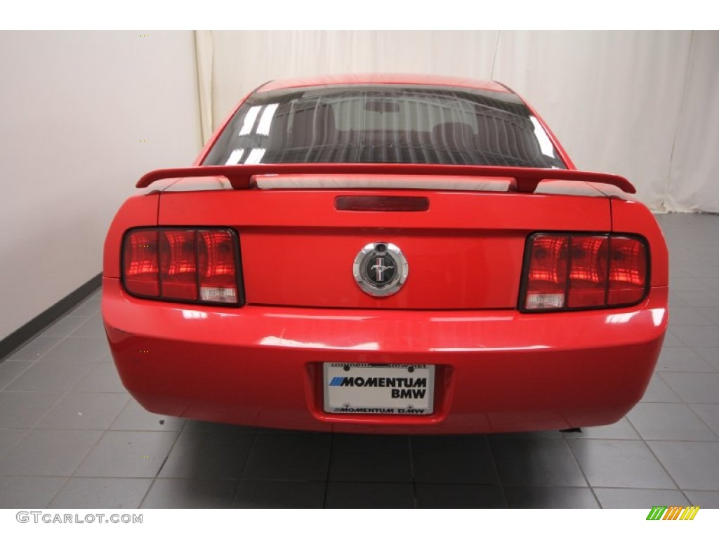 2005 Mustang V6 Deluxe Coupe - Torch Red / Dark Charcoal photo #11