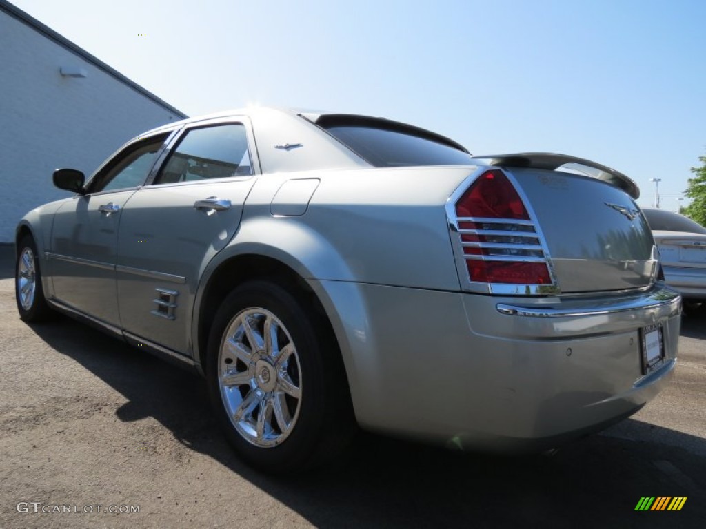 2005 300 C HEMI - Satin Jade Pearl / Dark Slate Gray/Light Graystone photo #2