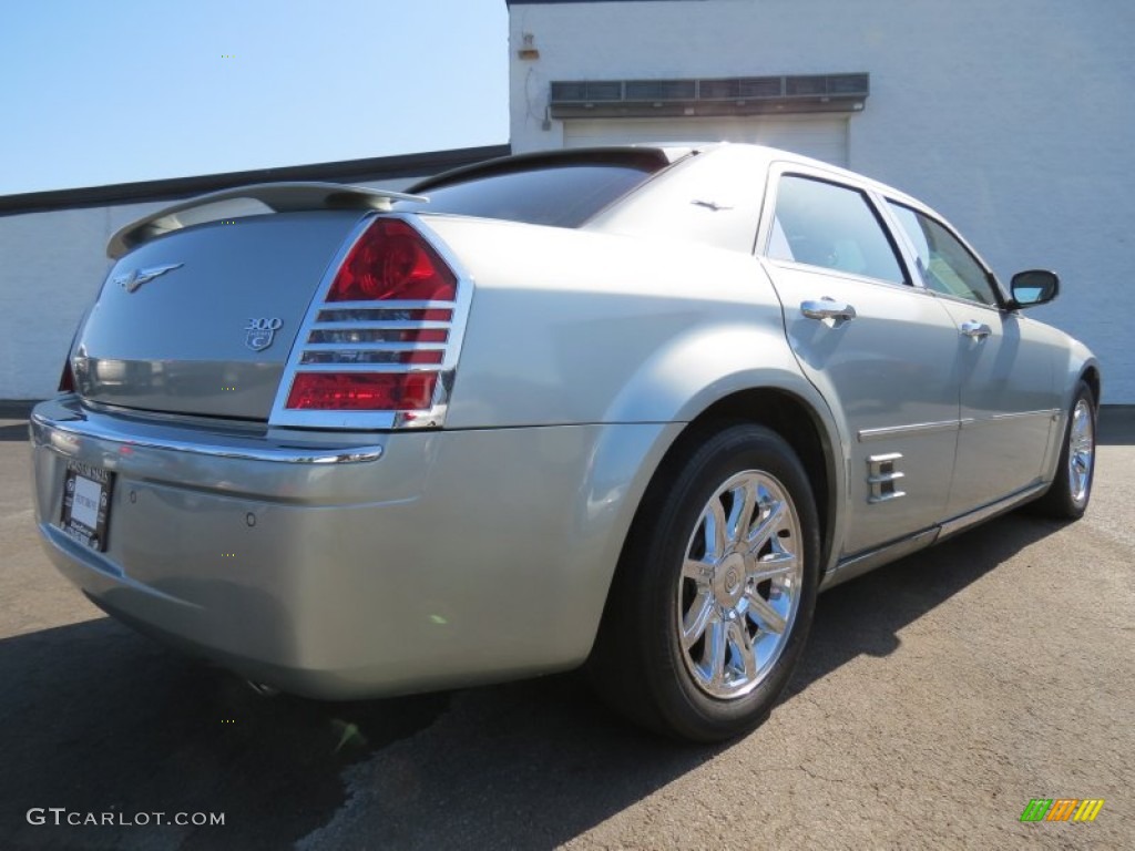 2005 300 C HEMI - Satin Jade Pearl / Dark Slate Gray/Light Graystone photo #3