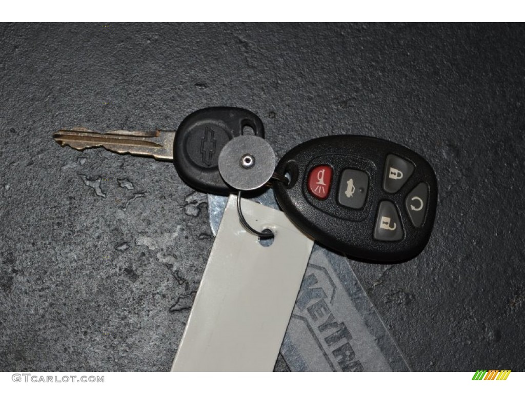 2011 Chevrolet Impala LT Keys Photos