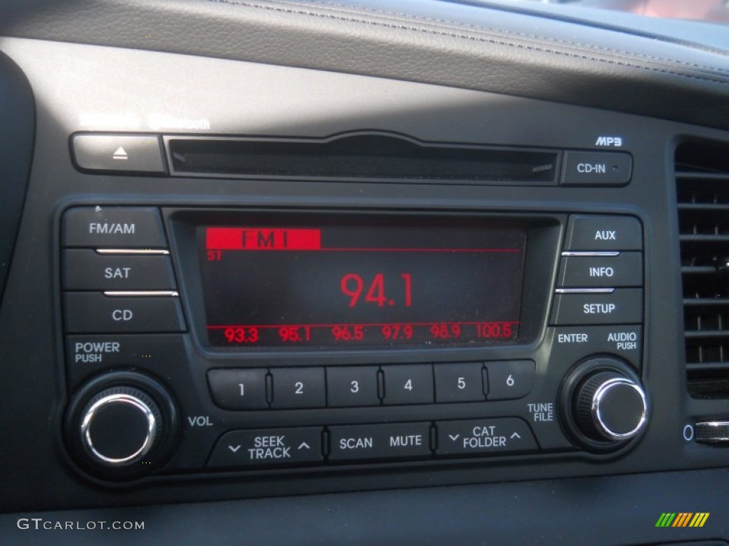 2011 Kia Optima EX Turbo Audio System Photos