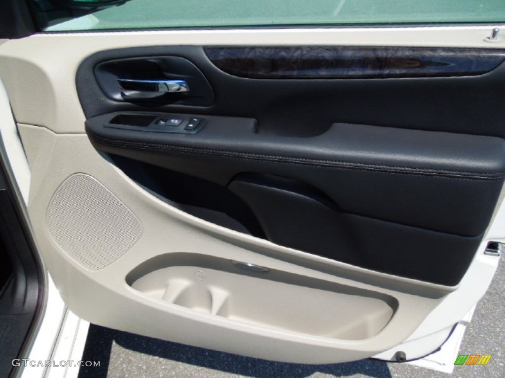 2012 Grand Caravan SE - Stone White / Black/Light Graystone photo #25