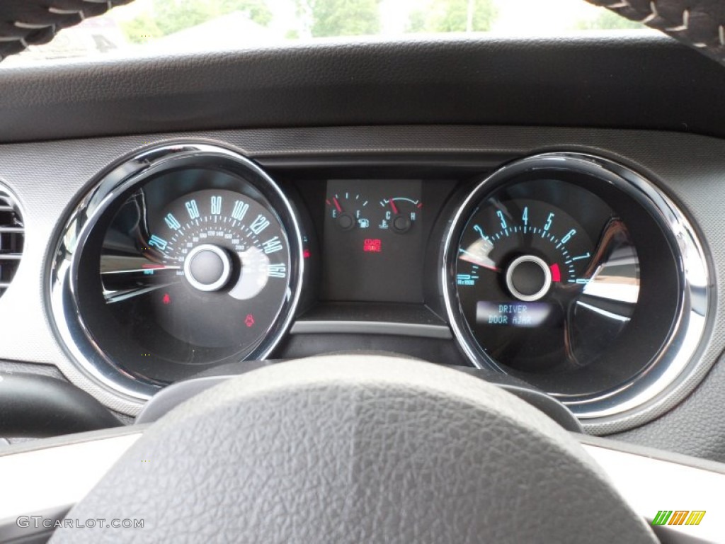 2013 Ford Mustang GT Coupe Gauges Photo #63714577
