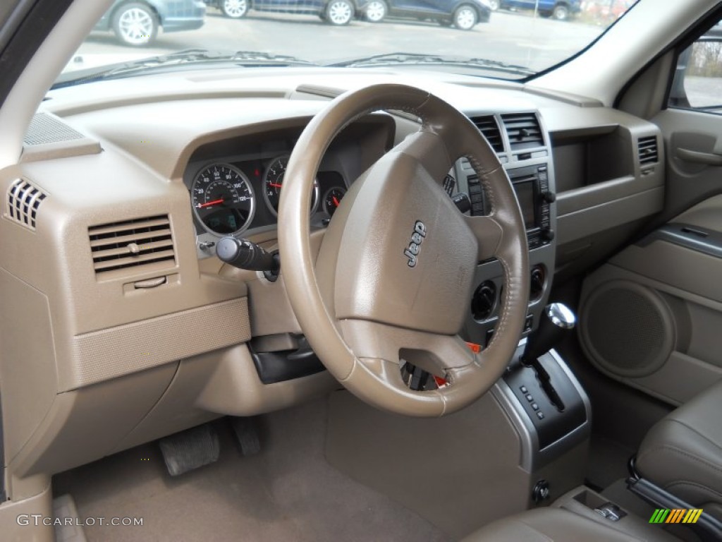 2007 Patriot Limited 4x4 - Light Khaki Metallic / Pastel Pebble Beige photo #9