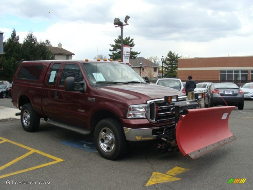 2005 F350 Super Duty XLT SuperCab 4x4 - Dark Toreador Red Metallic / Tan photo #3