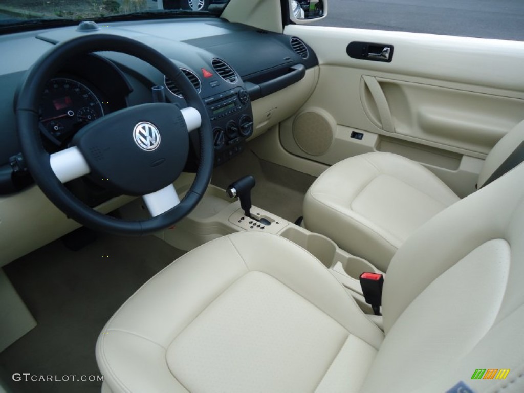 Cream Interior 2010 Volkswagen New Beetle 2.5 Convertible Photo #63727558
