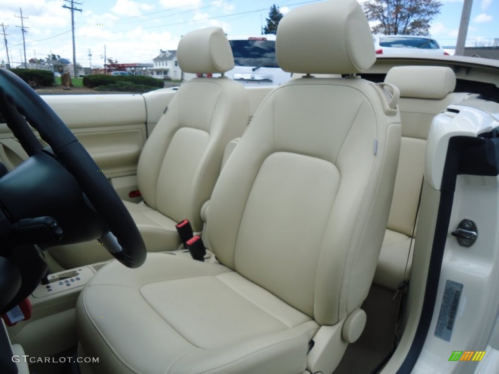 2010 Volkswagen New Beetle 2.5 Convertible Front Seat Photo #63727578