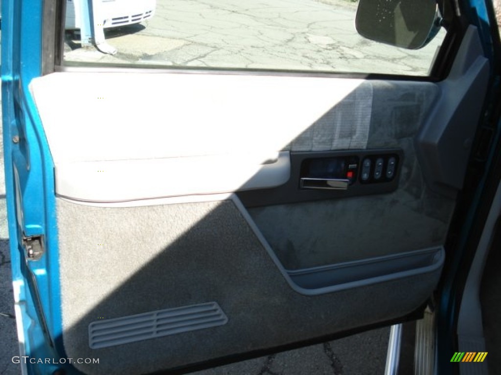 1994 C/K K1500 Extended Cab 4x4 - Bright Teal Metallic / Gray photo #15