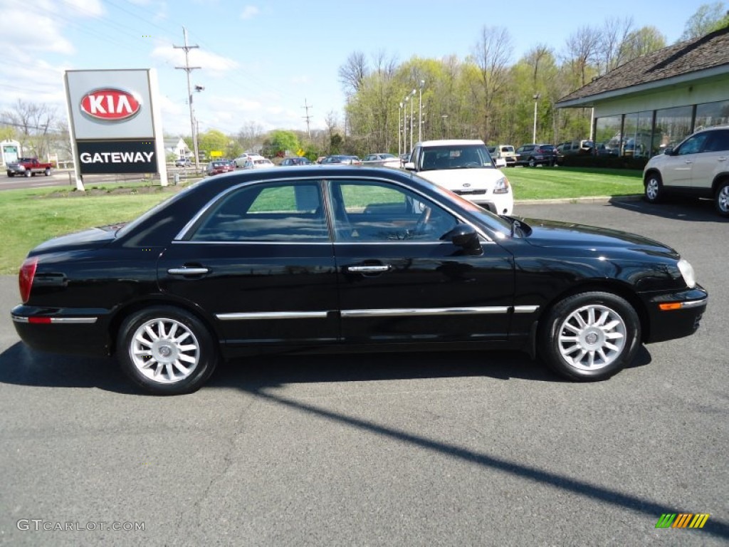 2004 XG350 L Sedan - Black Obsidian / Black photo #4