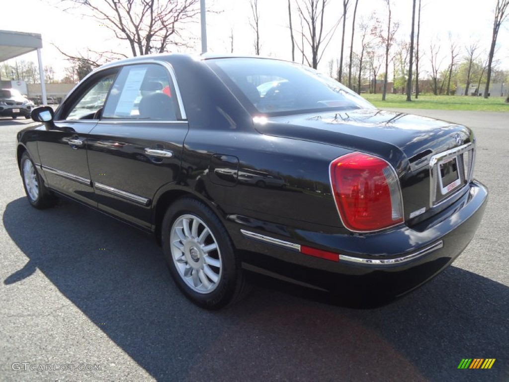 2004 XG350 L Sedan - Black Obsidian / Black photo #7