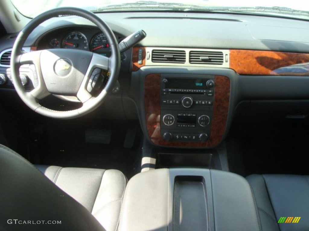 2012 Suburban LT 4x4 - Black / Ebony photo #9