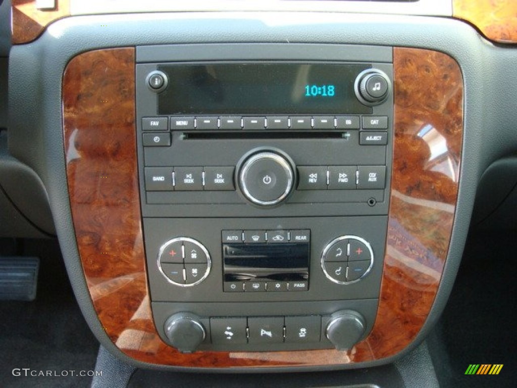 2012 Suburban LT 4x4 - Black / Ebony photo #11