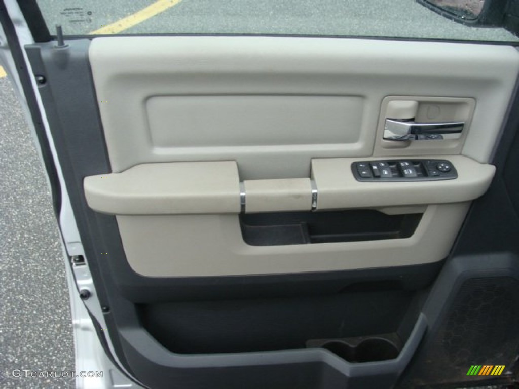 2012 Dodge Ram 1500 SLT Quad Cab 4x4 Dark Slate Gray/Medium Graystone Door Panel Photo #63731065