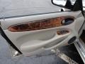 Topaz Metallic - XJ Vanden Plas Photo No. 14