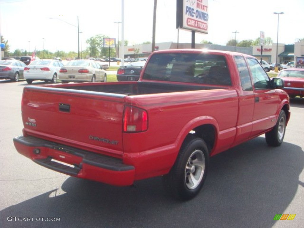 2000 S10 LS Extended Cab - Victory Red / Medium Gray photo #5