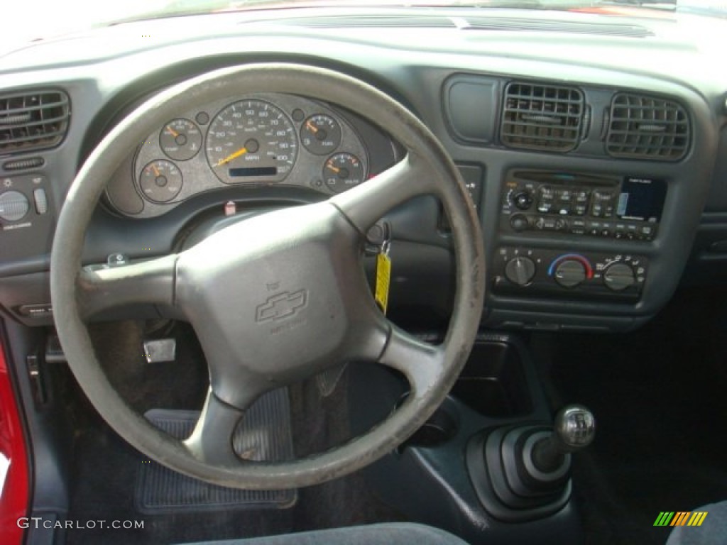 2000 Chevrolet S10 LS Extended Cab Medium Gray Steering Wheel Photo #63732438