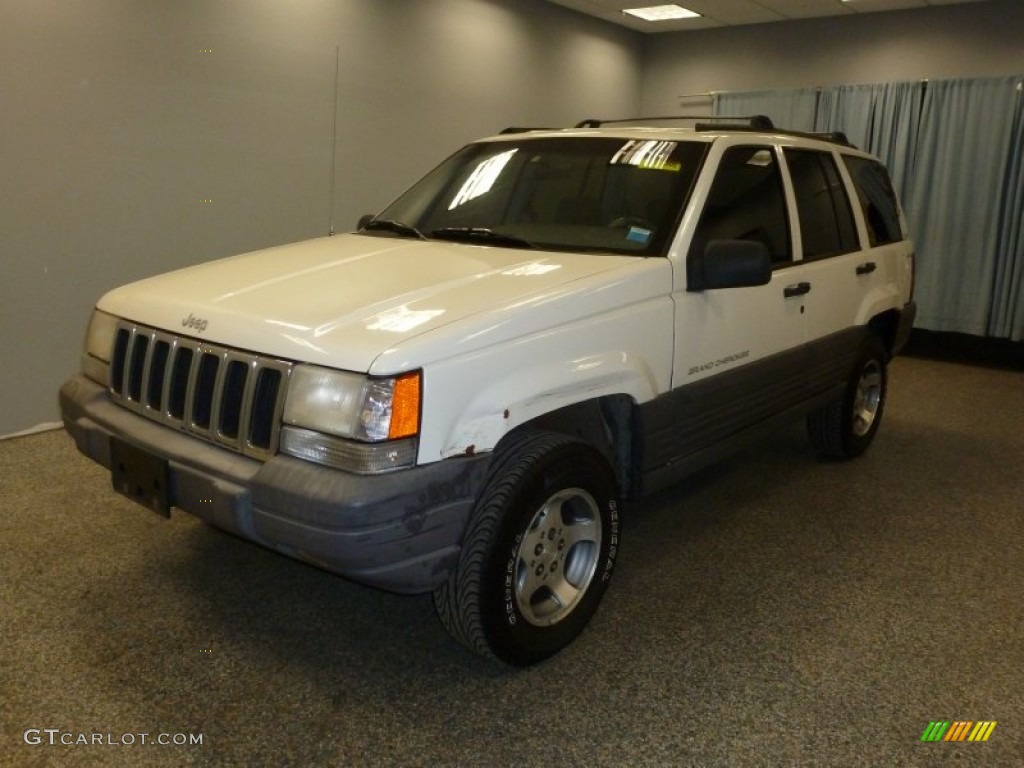 Stone White Jeep Grand Cherokee