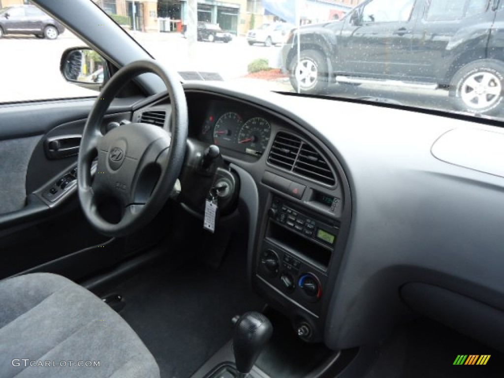 2002 Elantra GLS Sedan - Midnight Gray / Gray photo #19