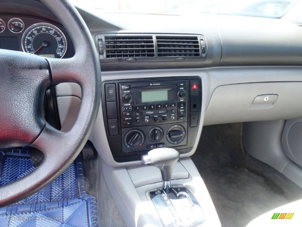 2003 Passat GLS Sedan - Blue Anthracite Pearl / Black photo #19