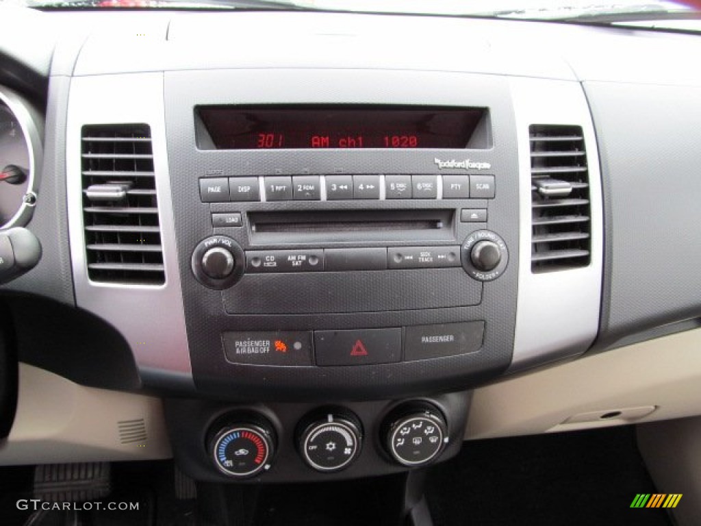 2008 Mitsubishi Outlander SE 4WD Controls Photo #63734532