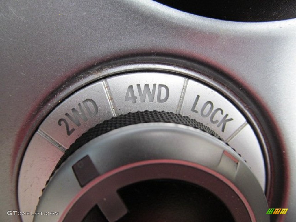 2008 Mitsubishi Outlander SE 4WD Controls Photo #63734543