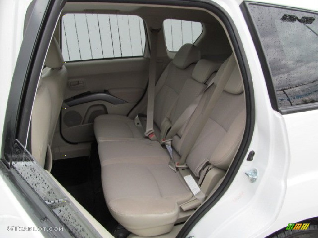 2008 Outlander SE 4WD - Diamond White Pearl / Beige photo #17