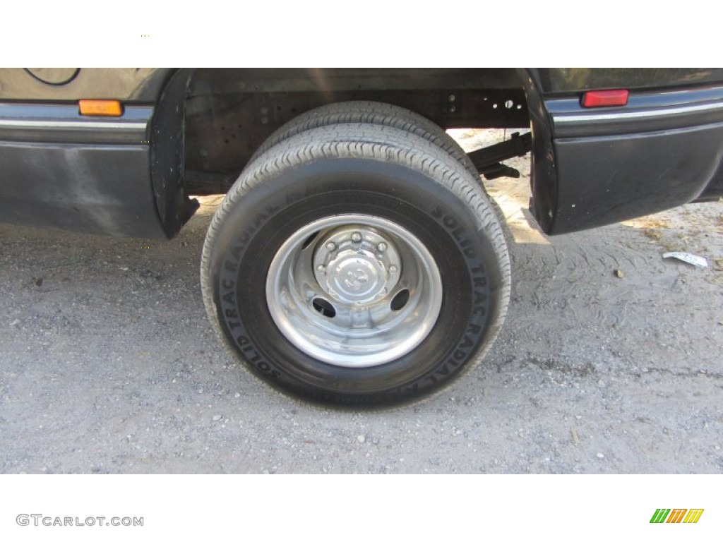 1996 Ram 3500 ST Extended Cab Dually - Black / Gray photo #16