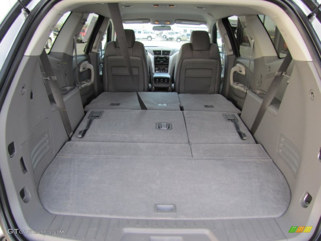 2010 Traverse LS AWD - Silver Ice Metallic / Dark Gray/Light Gray photo #30