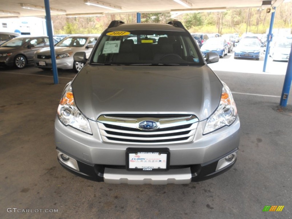2011 Outback 2.5i Limited Wagon - Graphite Gray Metallic / Off Black photo #3