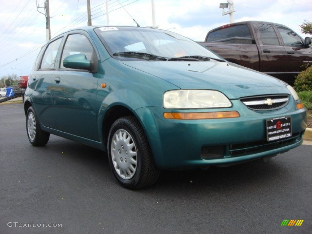 2004 Aveo Hatchback - Modern Green / Gray photo #1