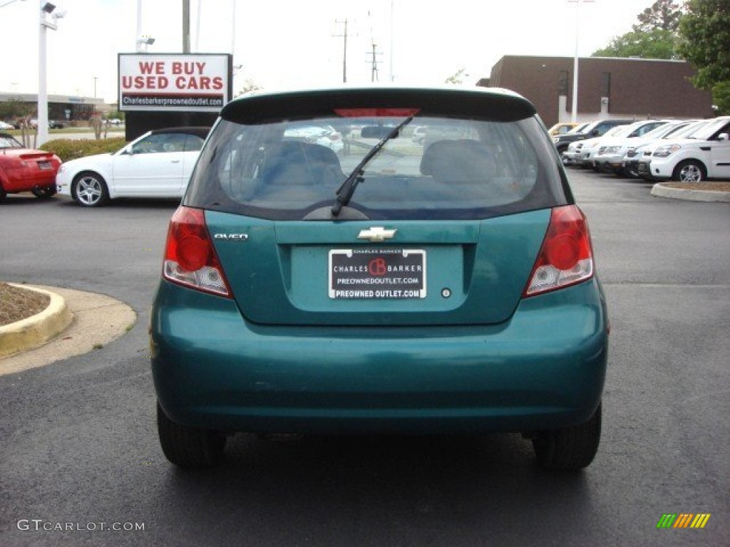 2004 Aveo Hatchback - Modern Green / Gray photo #4