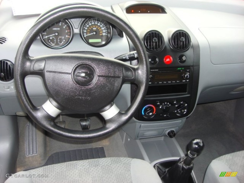 2004 Aveo Hatchback - Modern Green / Gray photo #11