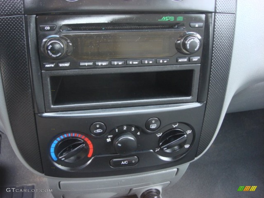 2004 Aveo Hatchback - Modern Green / Gray photo #16